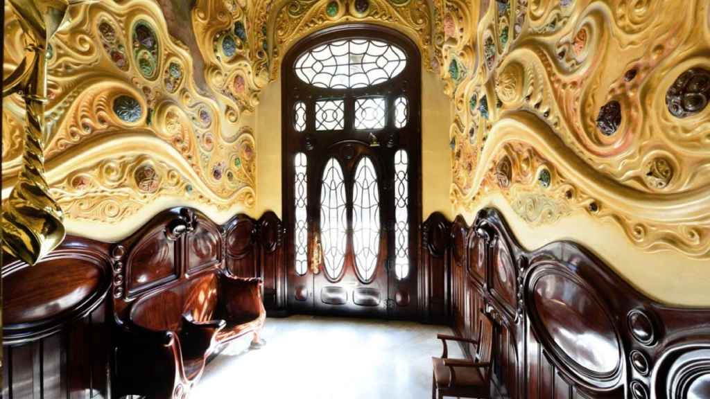 Interior de la Casa Comalat de Barcelona