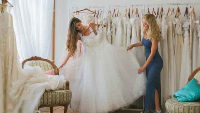 Imagen archivo de vestidos de novia