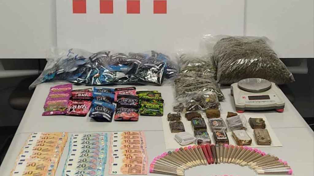 Drogas, dinero y cigarrillos intervenidos en el dispositivo en La Mora
