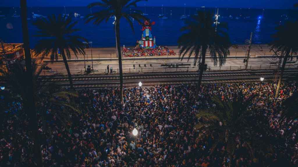 Unas 115.000 personas inundaron Badalona durante la noche de Sant Anastasi