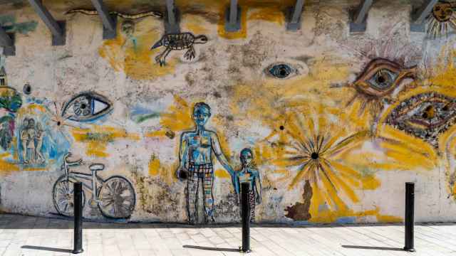 Mural de la calle Miguel de Cervantes del barrio de Vista Alegre