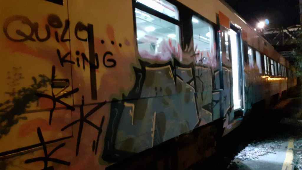 Tren vandalizado en L'Hospitalet