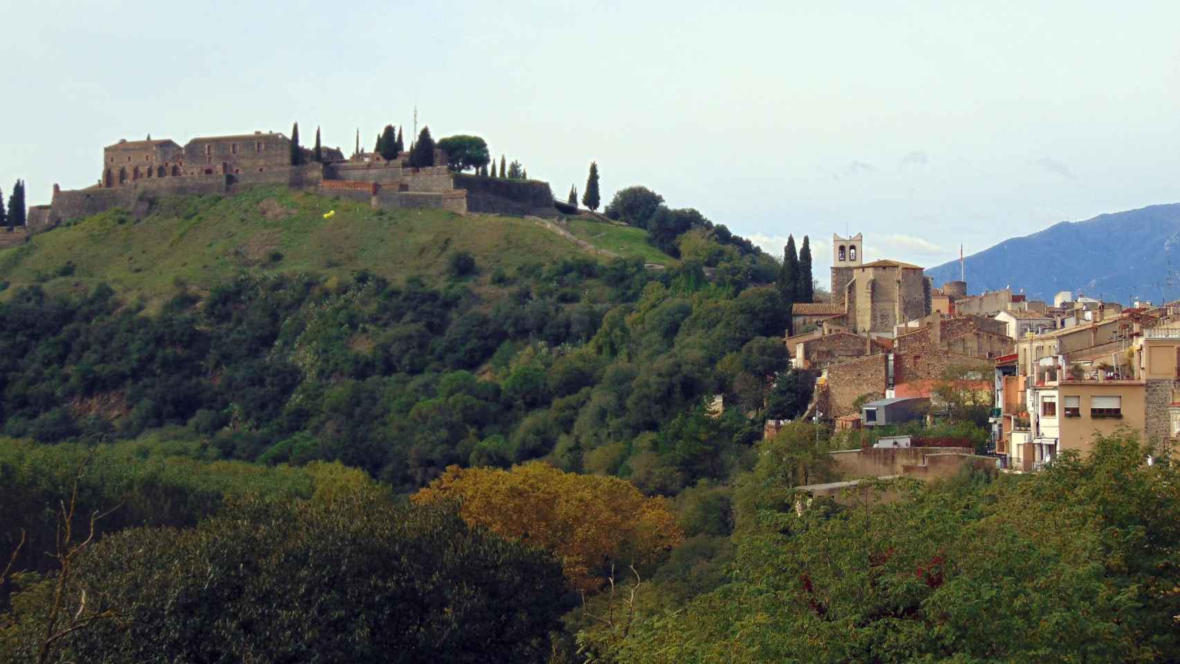 Vistas de Hostalric desde la montaña