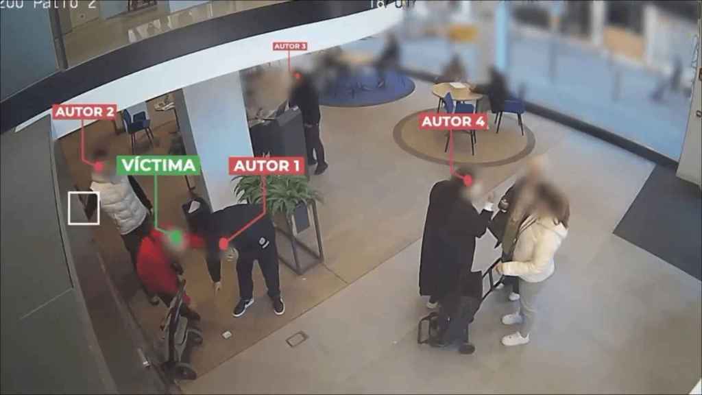 Cae un grupo que robaba a ancianos en cajeros de Barcelona