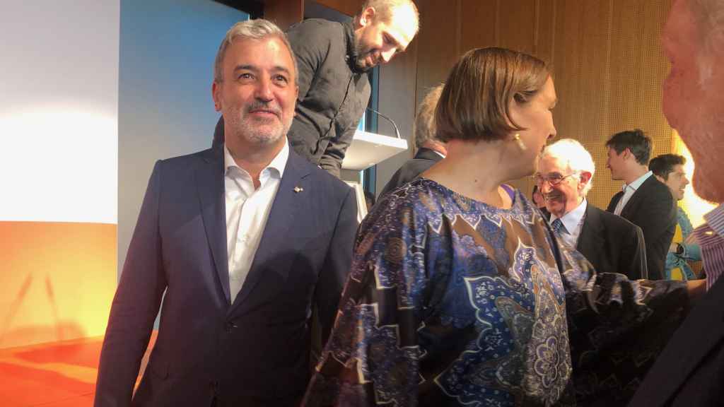 El alcalde Jaume Collboni en el acto en RBA sobre un libro del legado de Pasqual Maragall