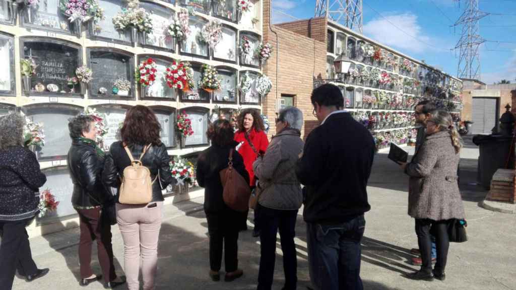 Visitantes del Cementerio de Viladecans