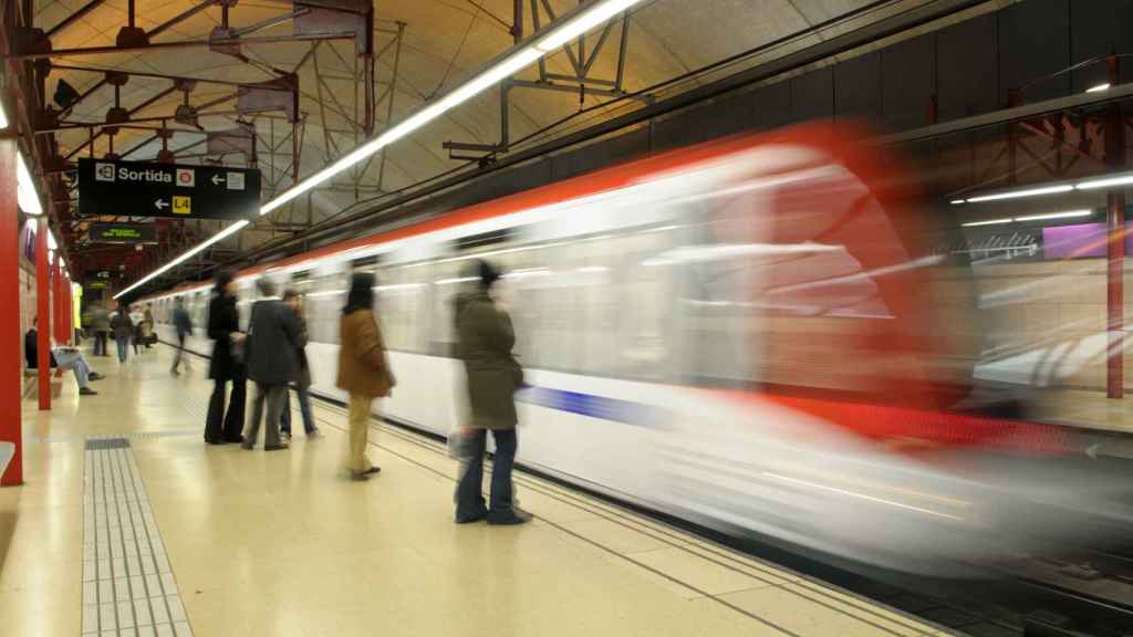 Metro en circulación en la L2