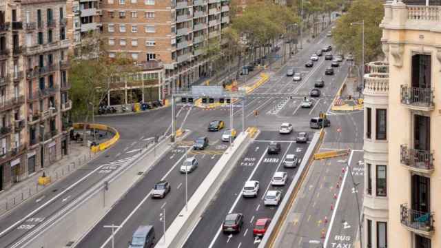 Tráfico en la Gran Via de les Corts Catalanes
