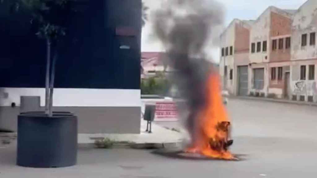 Incendio a las puertas de Sarau 08911