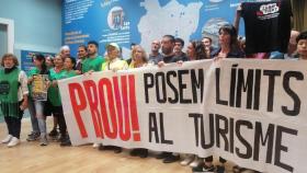 Más de 80 entidades ecologistas se conjuran contra el turismo masivo en Barcelona