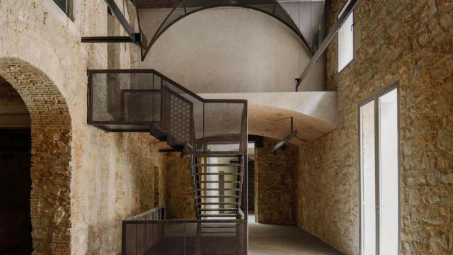 Interior del rehabilitado Hospital de Sant Sever en Barcelona