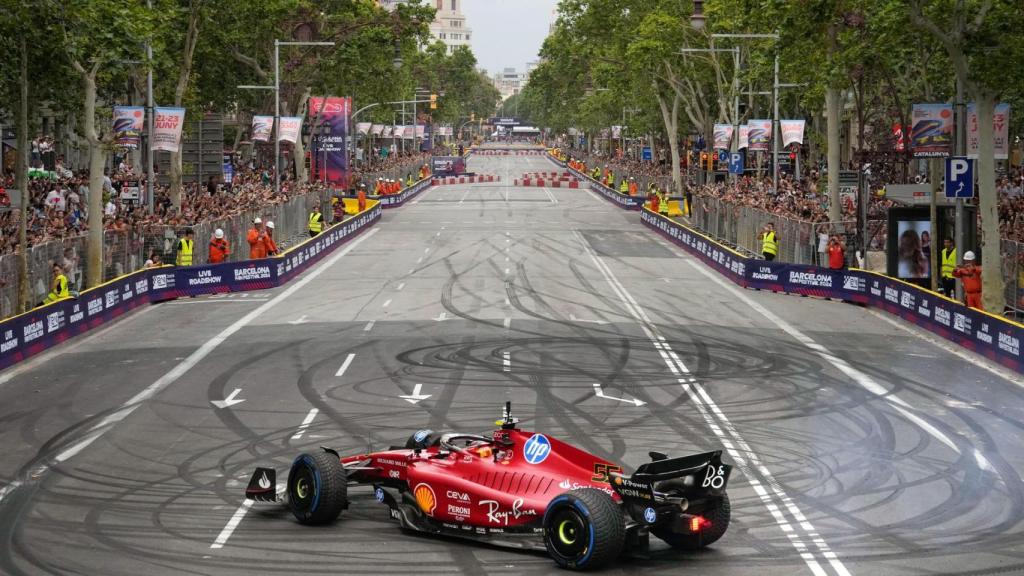 Un coche de la Fórmula 1 Barcelona Fan Festival