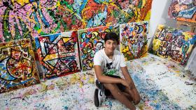 Juanito Cortés, el pintor de 14 años nacido en Badalona, en su estudio de Sabadell