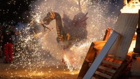 La Flama del Canigó por la verbena de Sant Joan de Castelldefels