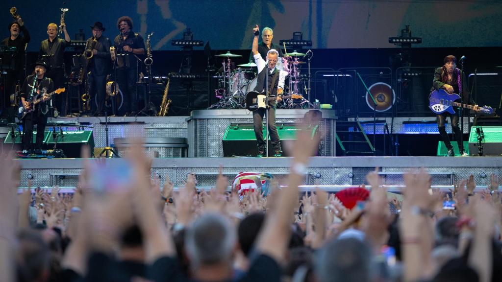 Bruce Springsteen durante su actuación en el Estadi Olímpic