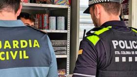 Guardia Civil y Policía Local supervisan la pirotecnia en Santa Coloma