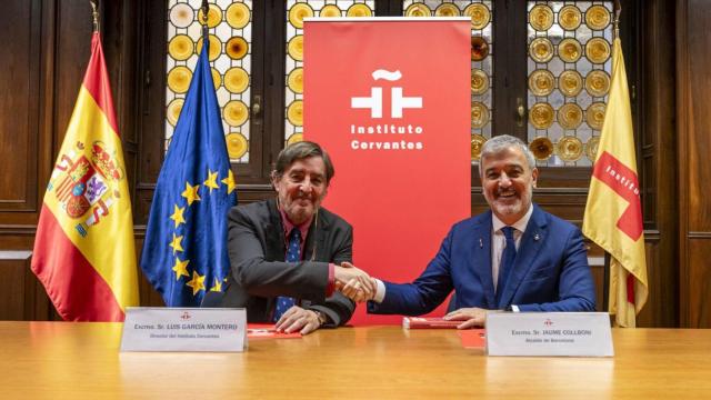 El alcalde de Barcelona Jaume Collboni y el director del Instituto Cervantes Luis García Montero