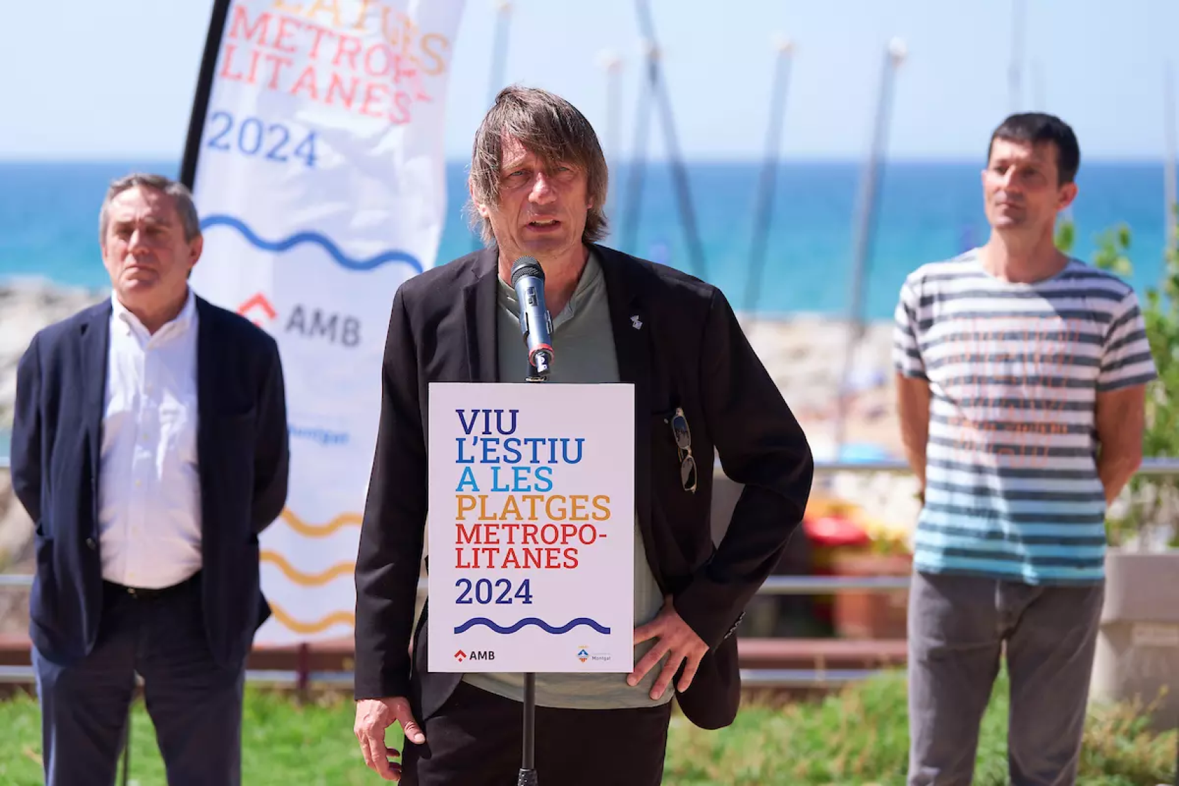 El alcalde de Montgat, Andreu Absil, durante la presentación de la temporada de playas metropolitanas