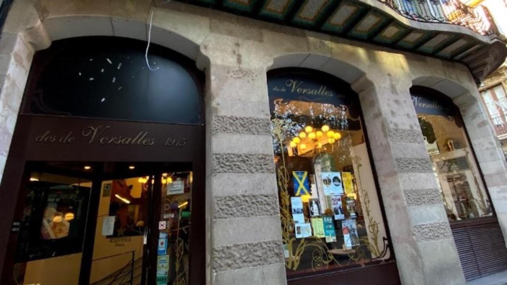 La fachada del Bar Versalles de Sant Andreu