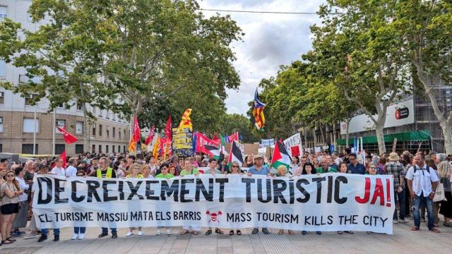 Manifestación masiva en Barcelona contra la masificación turística