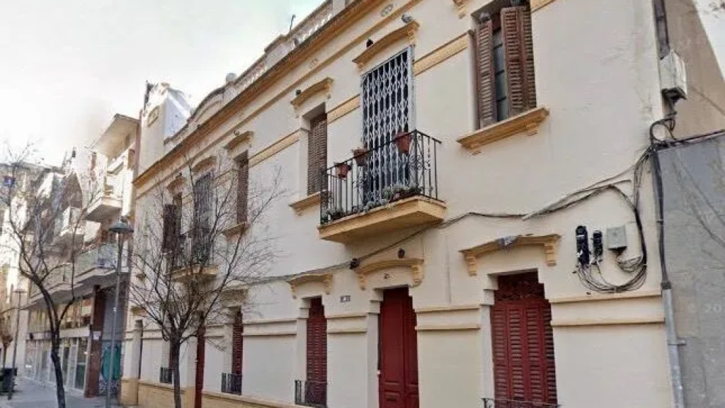 Fachada de la casa de 1890 derribada ubicada en el número 36 del carrer Ríos Rosas