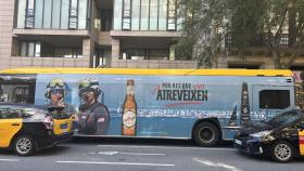 La campaña de San Miguel en los buses de Barcelona de TMB