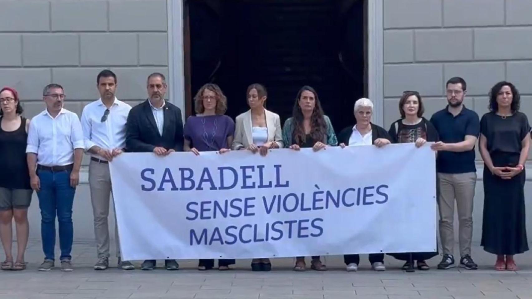 Minuto de silencio por el crimen machista de Sabadell