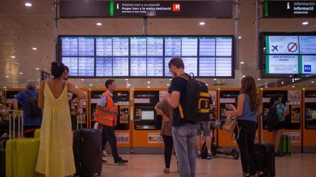 Pasajeros en la estación de Sants