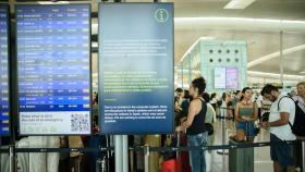 Paneles informativos del aeropuerto de Barcelona