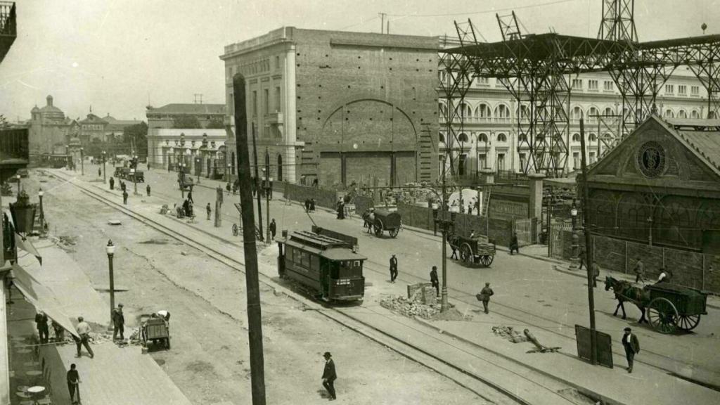 Exposición sobre las obras de construcción de la estación de Francia de Barcelona del Arxiu Fotogràfic