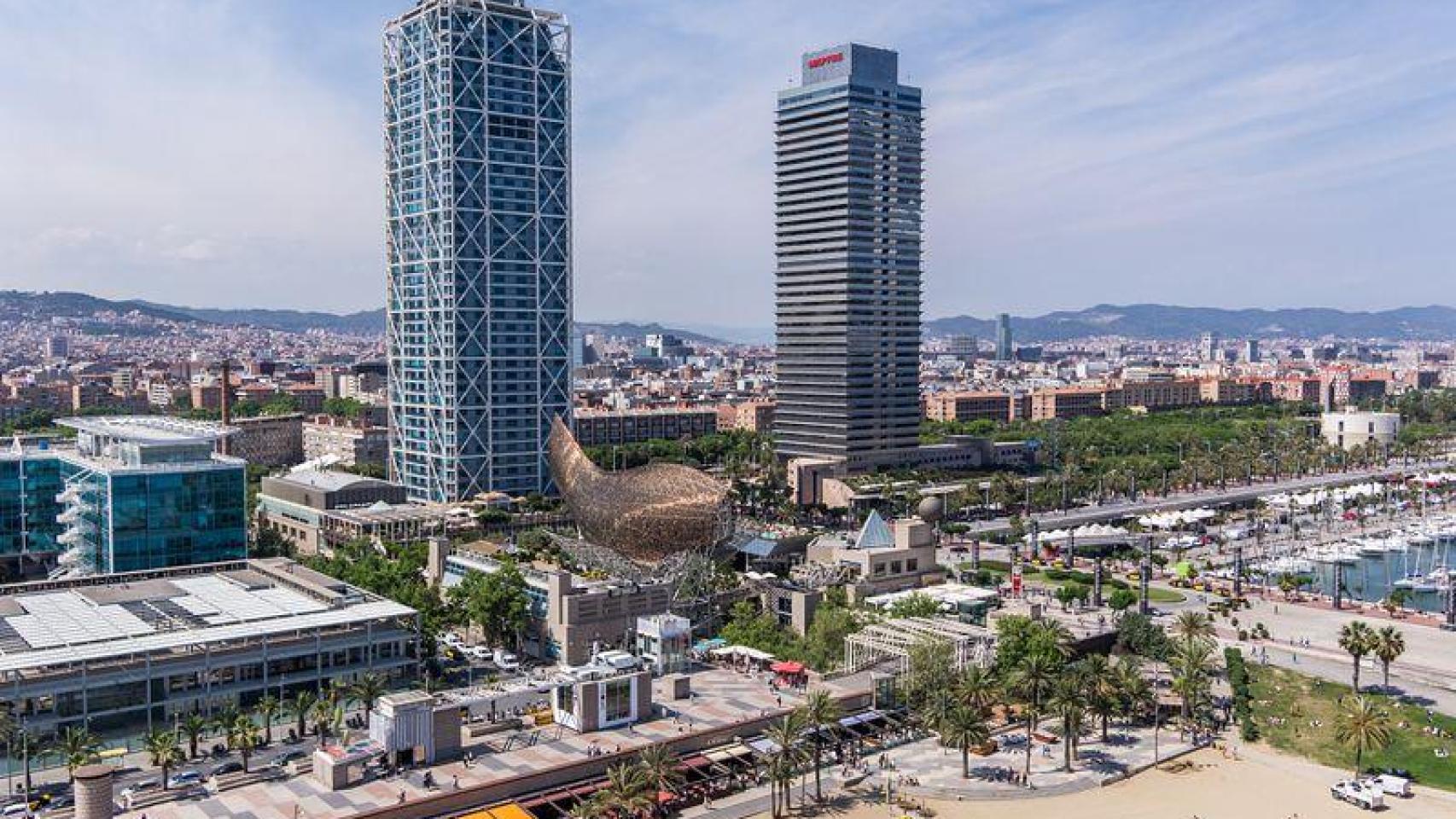 La Torre Mapfre de Barcelona junto con el Hotel Arts