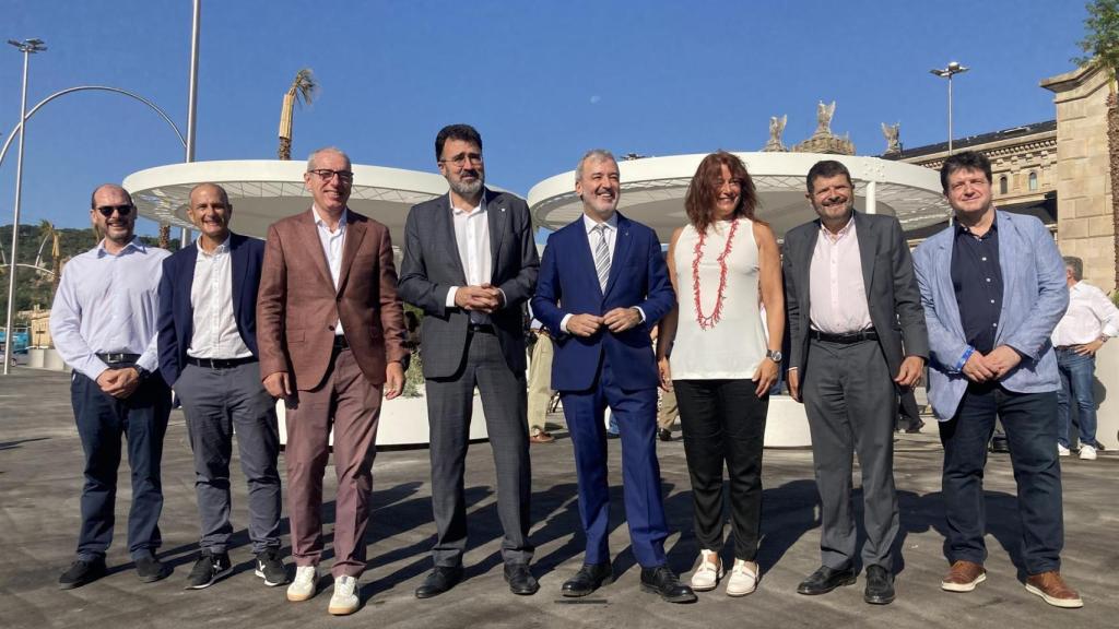 Jaume Collboni; el presidente del Port, Lluís Salvadó; los tenientes de alcalde Laia Bonet y Albert Batlle; el director general del Puerto, José Alberto Carbonell, y el director de Port Vell, David Pino