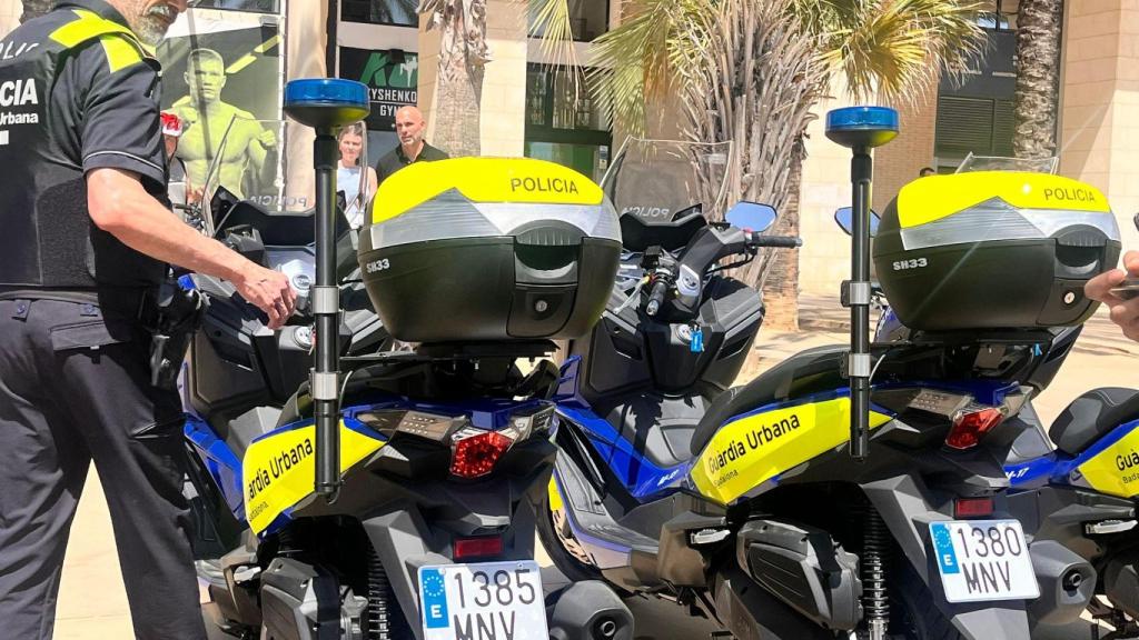 Presentación de 17 motos policiales en Badalona