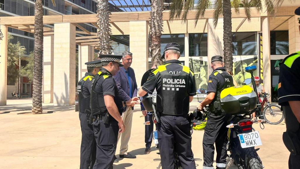 Presentación de 17 motos policiales en Badalona