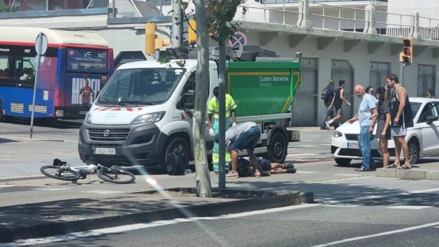 Un ciclista ha sido trasladado al hospital tras el accidente