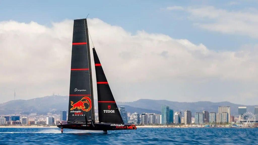 Un entrenamiento del equipo Red Bull de la Copa América de vela