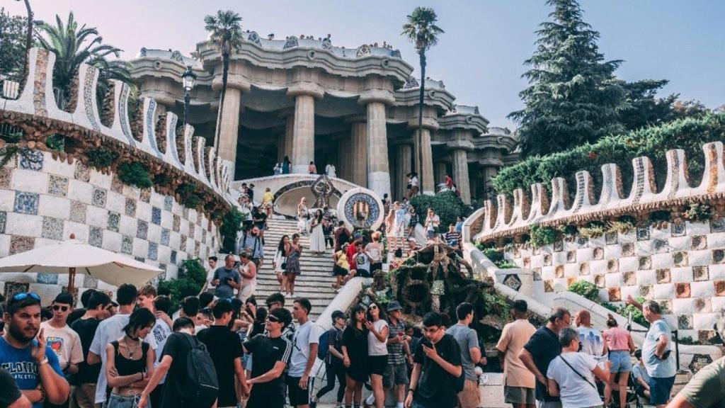 Turistas en el Park Güell de Barcelona