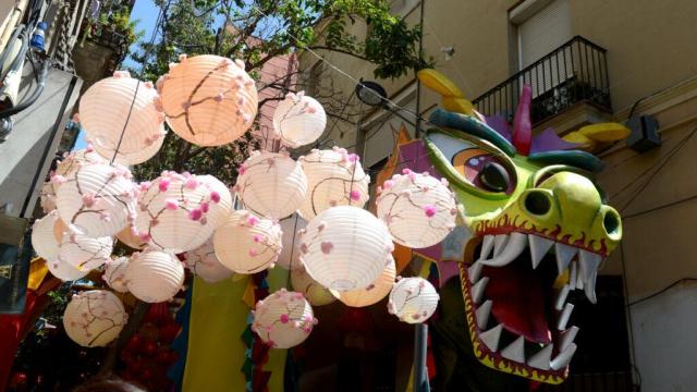 Calle decorada en una edición anterior de las Fiestas de Gràcia