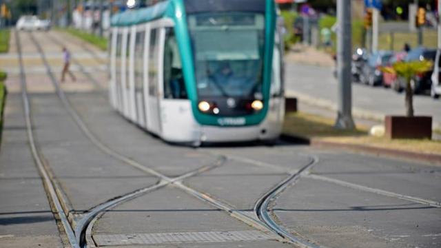 Tranvía circulando por Barcelona