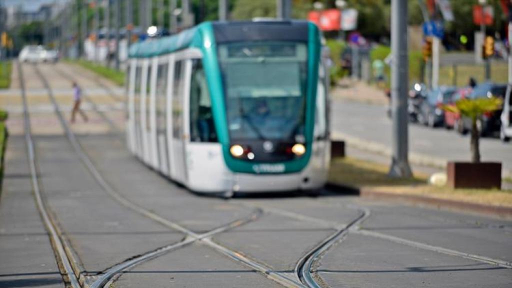 Tranvía circulando por Barcelona