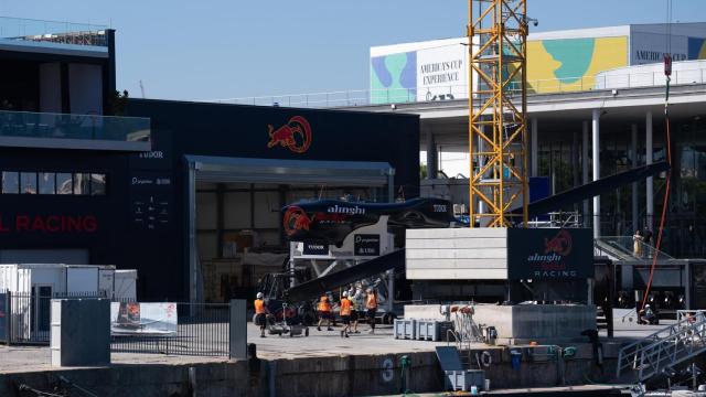 Preparativos para la Copa América de vela en Barcelona