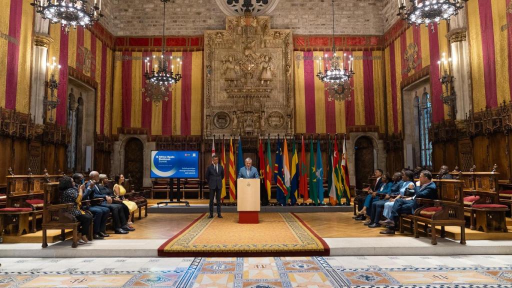 Acto institucional en el Ayuntamiento de Barcelona