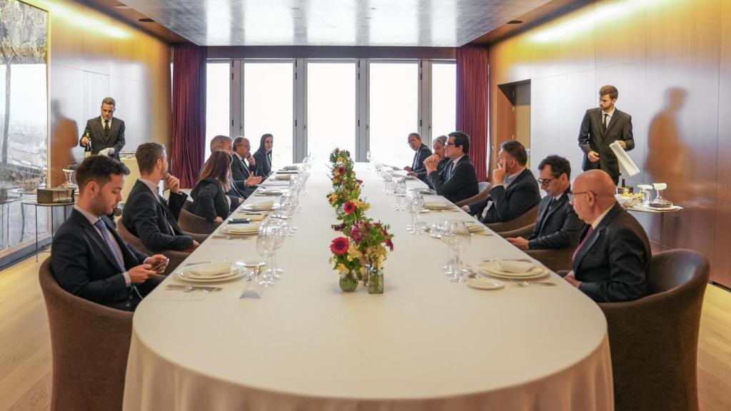 Azafatos durante una recepción institucional en el Ayuntamiento