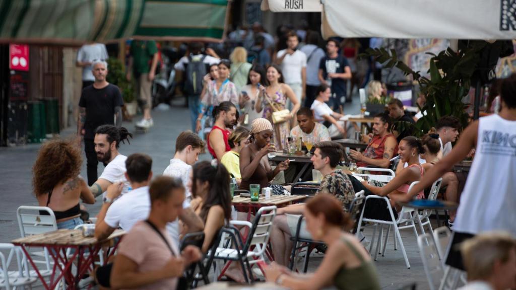 Terraza de un local de restauración en el Raval