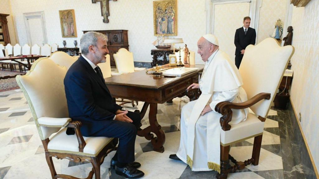 Jaume Collboni conversa con el papa Francisco