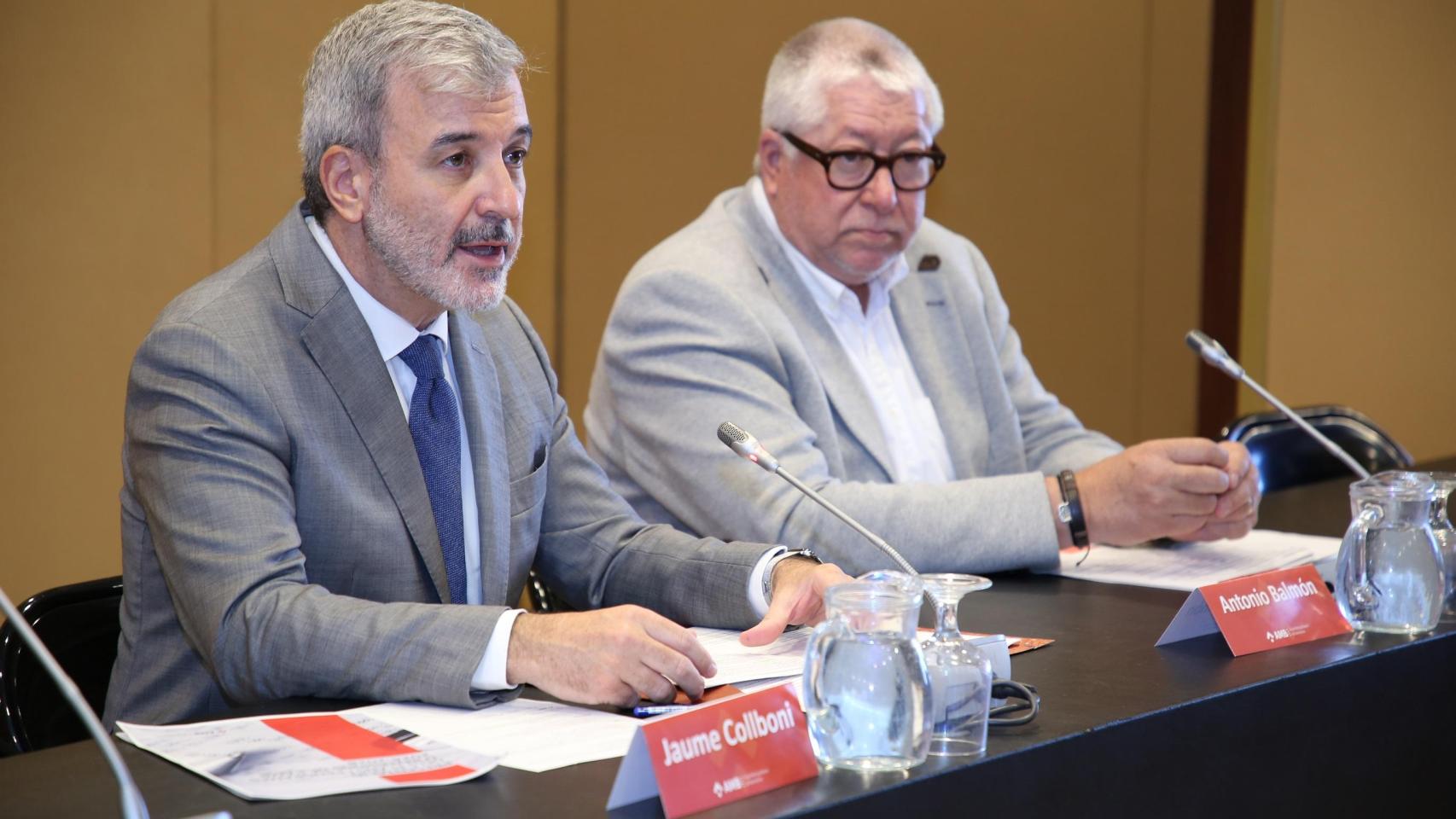 El alcalde de Barcelona y presidente del Área Metropolitana de Barcelona (AMB), Jaume Collboni, junto al vicepresidente del AMB, Antonio Balmón