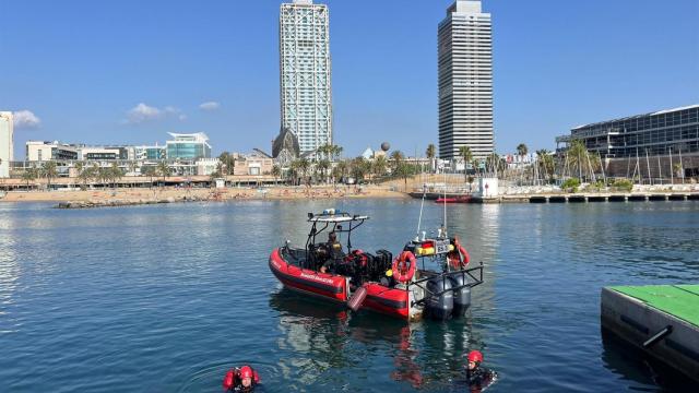 Los Bombers de Barcelona estrenan nuevo local en el Port Olímpic