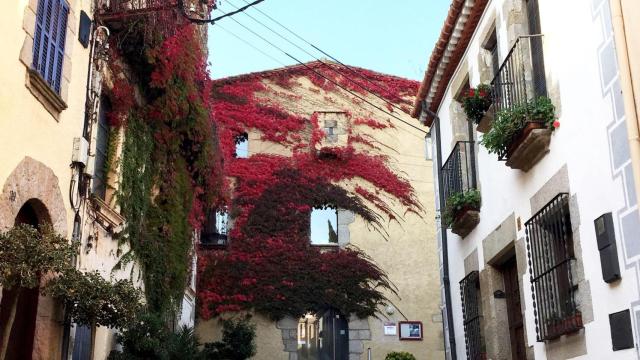 Exterior de la biblioteca Can Milans