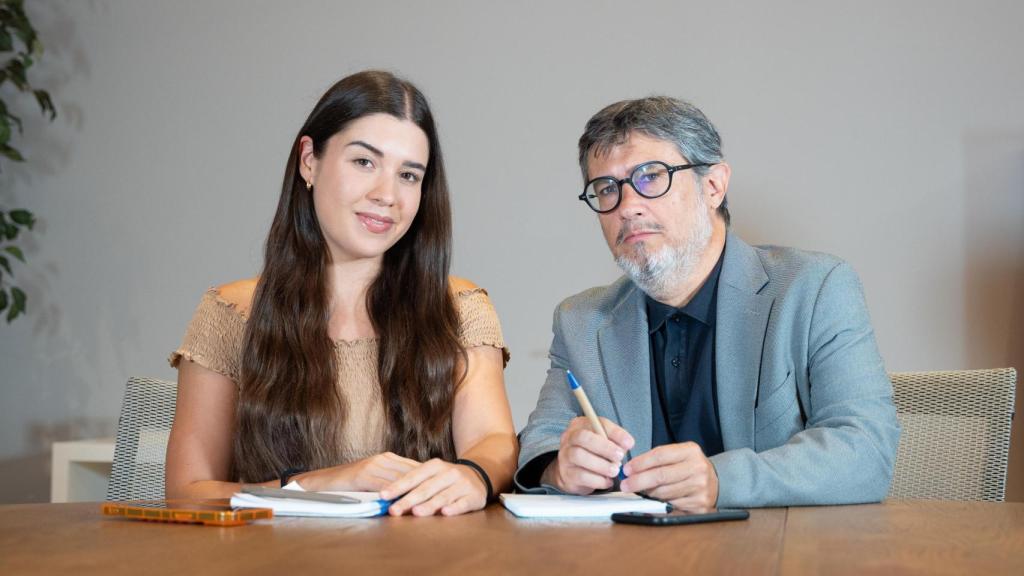 Elena Garrido y Manel Manchón, en la redacción de Metrópoli