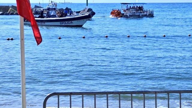 Playa del Somorrostro, en Barcelona, cerrada por la policía ante una protesta contra la Copa América de Vela, a 7 de septiembre de 2024